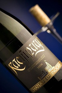 Étiquette de vin personnalisée de haute qualité avec impression et estampage à chaud doré, texture gaufrée, autocollant pour bouteille de vin - Product Image 5