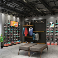 Présentoir de Luxe en Métal pour Baskets – Étagère Moderne pour Magasin de Chaussures – Structure KD en Fer – Présentoir Autoportant pour Boutique