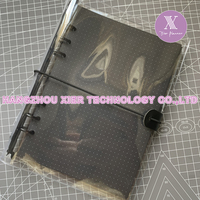 Couverture de planificateur en PVC transparent A5 personnalisée, boucle élastique noire pour classeur à feuilles mobiles, couverture de cahier en plastique avec fermoir en cuir PU