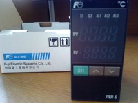 Nouveau en boîte, contrôleur de température Pxr5tcy1-8w000-c, neuf, authentique, en stock, avec une garantie d'un an.