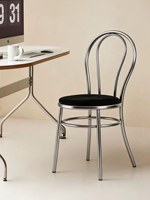 Chaise de restaurant de luxe minimaliste italienne de style Bauhaus, sensation haut de gamme avec dossier ; style mi-siècle en fer forgé