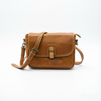Tas Selempang Kulit Nabati Berlogo Kustom untuk Wanita, Tas Messenger Vintage dengan Tutup Lipat dan Tali Pengikat yang Dapat Disesuaikan untuk Perjalanan Sehari-hari