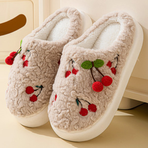 Vente <span class=keywords><strong>en</strong></span> gros <span class=keywords><strong>de</strong></span> pantoufles douillettes <span class=keywords><strong>en</strong></span> peluche pour femmes, automne et <span class=keywords><strong>hiver</strong></span>, pour la maison, pour enfants, intérieur, mignonnes, fruits, cerises, Noël - Product Image 6