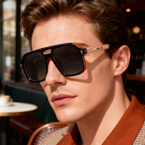 Nouvelles lunettes de soleil carrées pour hommes, monture en plastique noir et métal, protection UV400, verres de classe 2, style tendance haut de gamme - Product Image 2