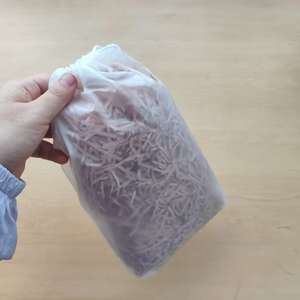 Pochette refermable en CPE givré semi-transparente avec fermeture éclair, sac en plastique personnalisé avec logo imprimé pour l'emballage de vêtements - Product Image 2