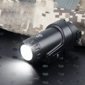 Linterna LED Táctica de Metal Colgante 5D Era de 500 Lúmenes, Multifuncional para Caza y Exploración al Aire Libre, Compatible con Montura de 20 mm - Product Image 4
