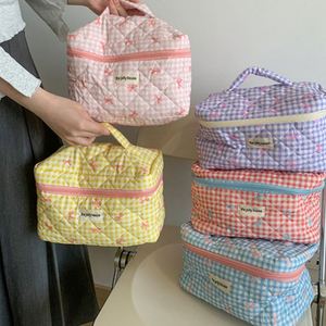 Multiple Colour <b>Cosmetic</b> Pouch <b>Large</b> Capacity Portable <b>Cosmetic</b> Storage <b>Bag</b> Eco-Friendly Cotton Quilted Toiletry <b>Bag</b> - Product Image 3