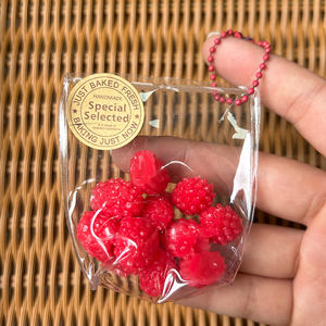 Jouets à presser Kawaii Mini Sac de Fruits, Super Doux en TPR, Banane et Kiwi Simulés, Porte-clés Pendentif Anti-stress pour Enfants - Product Image 3