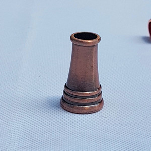 Mini Portapenne <span class=keywords><strong>Vintage</strong></span> <span class=keywords><strong>in</strong></span> <span class=keywords><strong>Metallo</strong></span> Solido Rotondo da Scrivania per Penna con Piuma - Product Image 6