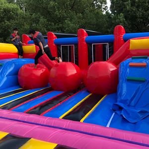QIQU Pista de Obstáculos Inflable Comercial de PVC de 0.55mm, Tobogán Personalizado de 50 pies para Parque de Juegos Interior y Exterior, Certificado CE, 5000kg - Product Image 5