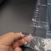 Sacs plats en LDPE pour vêtements avec trou perforé et ligne adhésive