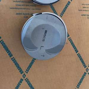 Piston de moteur d'usine pour <span class=keywords><strong>AUDI</strong></span> A6 <span class=keywords><strong>S5</strong></span> A8 Q7 4.2L <span class=keywords><strong>V8</strong></span> BVJ BAR pour Lamborghini R8 5.2 V10 84.5MM 079 107 065CS/066CS - Product Image 2