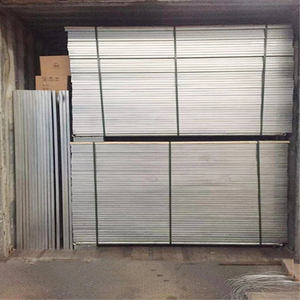 แผงรั้วชั่วคราวมาตรฐานแคนาดาพร้อมแผ่นฐาน รั้วตาข่ายแบบพกพาสำหรับงานก่อสร้างในแคนาดา - Product Image 6