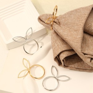 Portatovagliolo <span class=keywords><strong>in</strong></span> <span class=keywords><strong>argento</strong></span> perlato con decorazioni per la tavola della cena della festa nuziale - Product Image 3