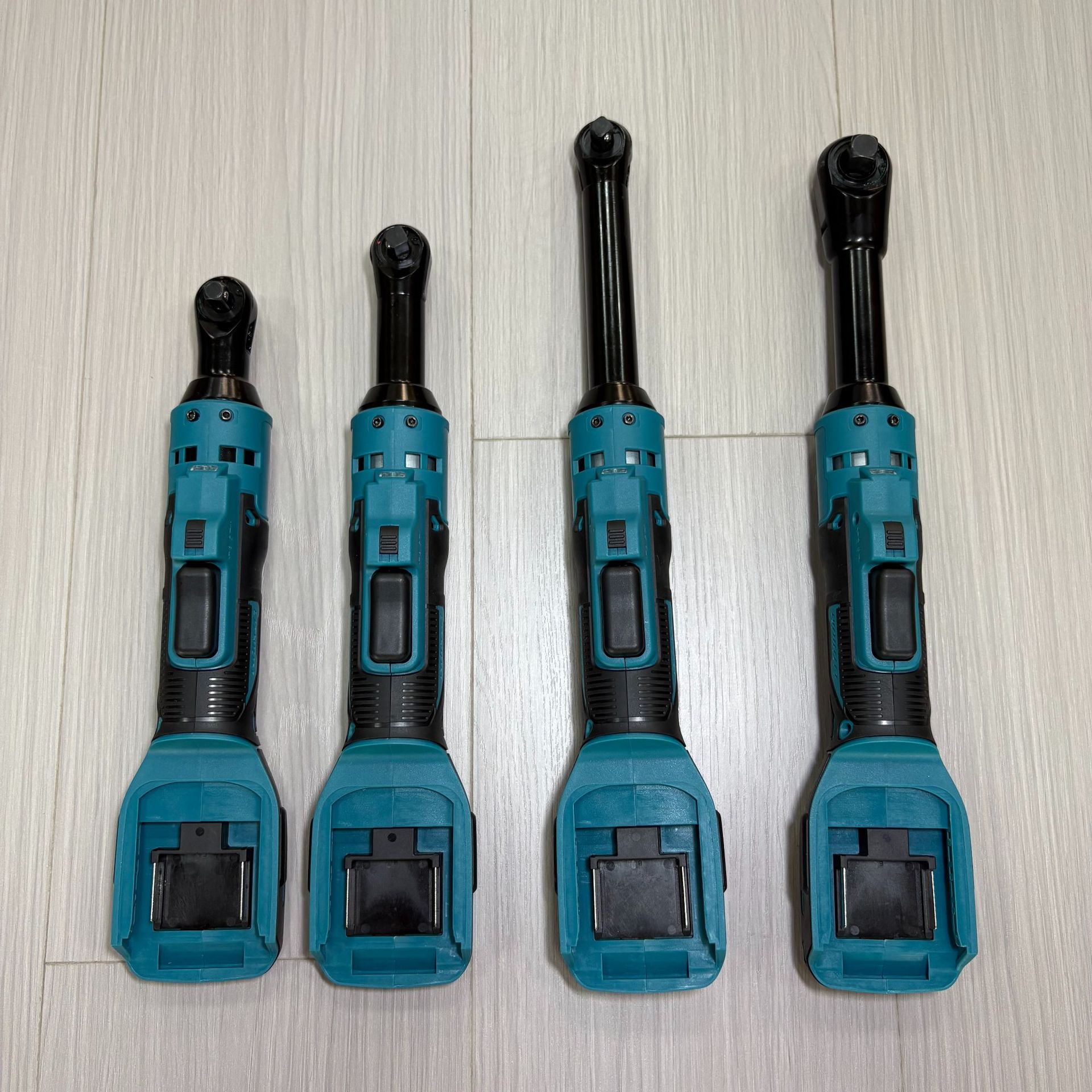 Ensemble bleu Compatible avec les batteries Makita.