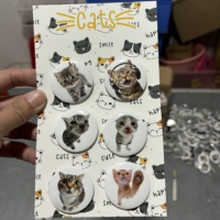 Accessoires quotidiens pour manteaux : Broche en métal léger et portable avec impression offset, badge nominatif personnalisé – Cadeau de fêtes