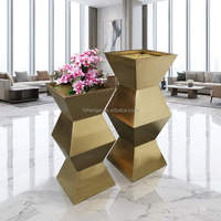 Grand pot de fleurs en métal noir, pot de jardin de luxe, vase à fleurs pour la décoration