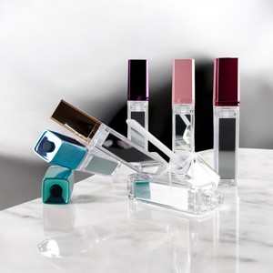 Brillo labial con luz LED y espejo al por mayor - Product Image 4