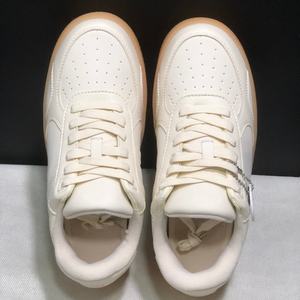 Zapatos de Marca de Alta Calidad y Lujo, Versiones para Hombre y Mujer, Diseñados por Diseñadores Famosos, Modernos, Blancos, Casuales, de Malla Elástica - Product Image 4