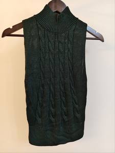Luxurious Emerald Green Cable Knit <b>Silk</b> <b>Sleeveless</b> High-Neck <b>Top</b> with - Product Image 2