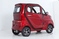 Voiture électrique mini EV5 chinoise à prix fixe, 4 roues, propulsion simple, caméra arrière, sièges en cuir, pour personnes âgées, en vente