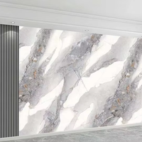 Panneaux muraux décoratifs modernes en PVC imperméable, motif marbre damassé, finition brillante avec revêtement UV, pour salle de bain, entrepôt et usage commercial.