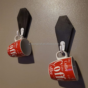 Porte-clés mural en forme de cercueil, décoration gothique effrayante pour la maison, support mural en bois noir pour clés et tasses, idéal pour Halloween - Product Image 3