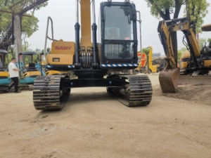 Excavadora Sany de alta eficiencia SY135 Marca popular de China Buen estado con stock de bajo precio - Product Image 2