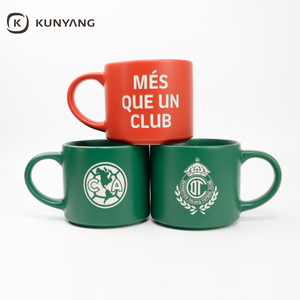 Mug en céramique personnalisé avec logo de club de football, couleur mate, gravure au laser, tasse à café - Product Image 1