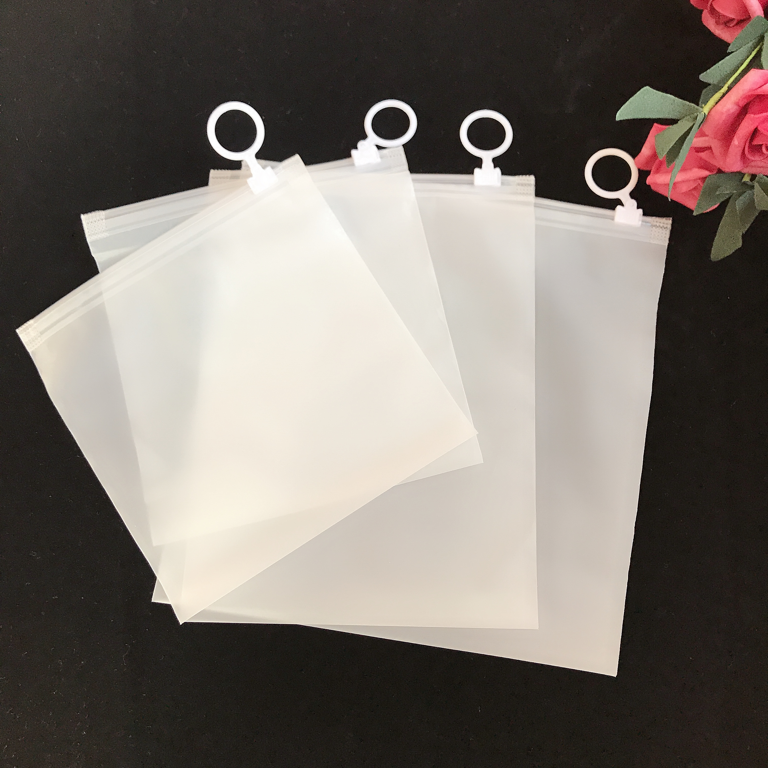 Amazon.com: Bolsas deslizantes con cremallera – Bolsa con cremallera para  ropa – Bolsa de almacenamiento de plástico transparente mate Ziplock bolsas  de viaje con cierre de cremallera válvula de cierre deslizante Embalaje