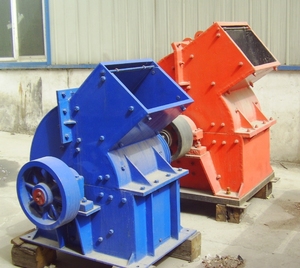 Britador de Martelo Móvel para Exportação, Máquina de Produção de Areia a partir de Resíduos de Construção e Concreto, Britador de Pedra Móvel com Esteira Transportadora - Product Image 4