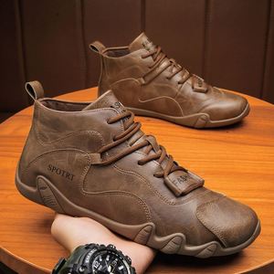 Nuevos Zapatos Deportivos de Cuero Casuales de Moda para Hombre - Product Image 1