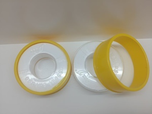 Il nastro adesivo politetrafluoroetilene appositamente progettato per sigillare tubi filettati garantisce una tenuta sicura. - Product Image 3