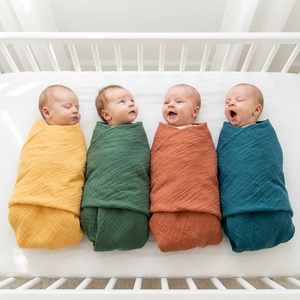 Couverture d'emmaillotage en mousseline de coton biologique 100 % GOTS pour bébé, couleur unie, vente en gros, étiquette privée personnalisée, double couche, pour nouveau-né - Product Image 4