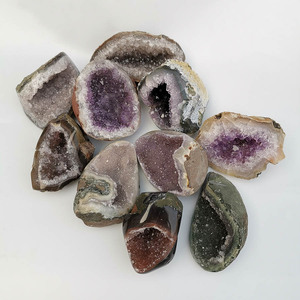 Petite géode de cristal, géode d'améthyste naturelle, agate druzy, grotte de 3 à 5 pouces pour la vente en gros - Product Image 1