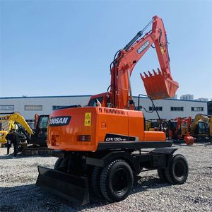 Excavatrice sur pneus Doosan DX150, 15 tonnes, 150, peinture d'origine Doosan, en vente - Product Image 2