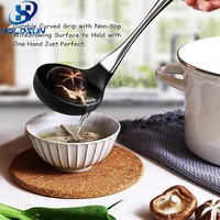 Louche à soupe en silicone antiadhésive résistante à la chaleur pour cuisine domestique, avec manche en acier inoxydable et revêtement en bois