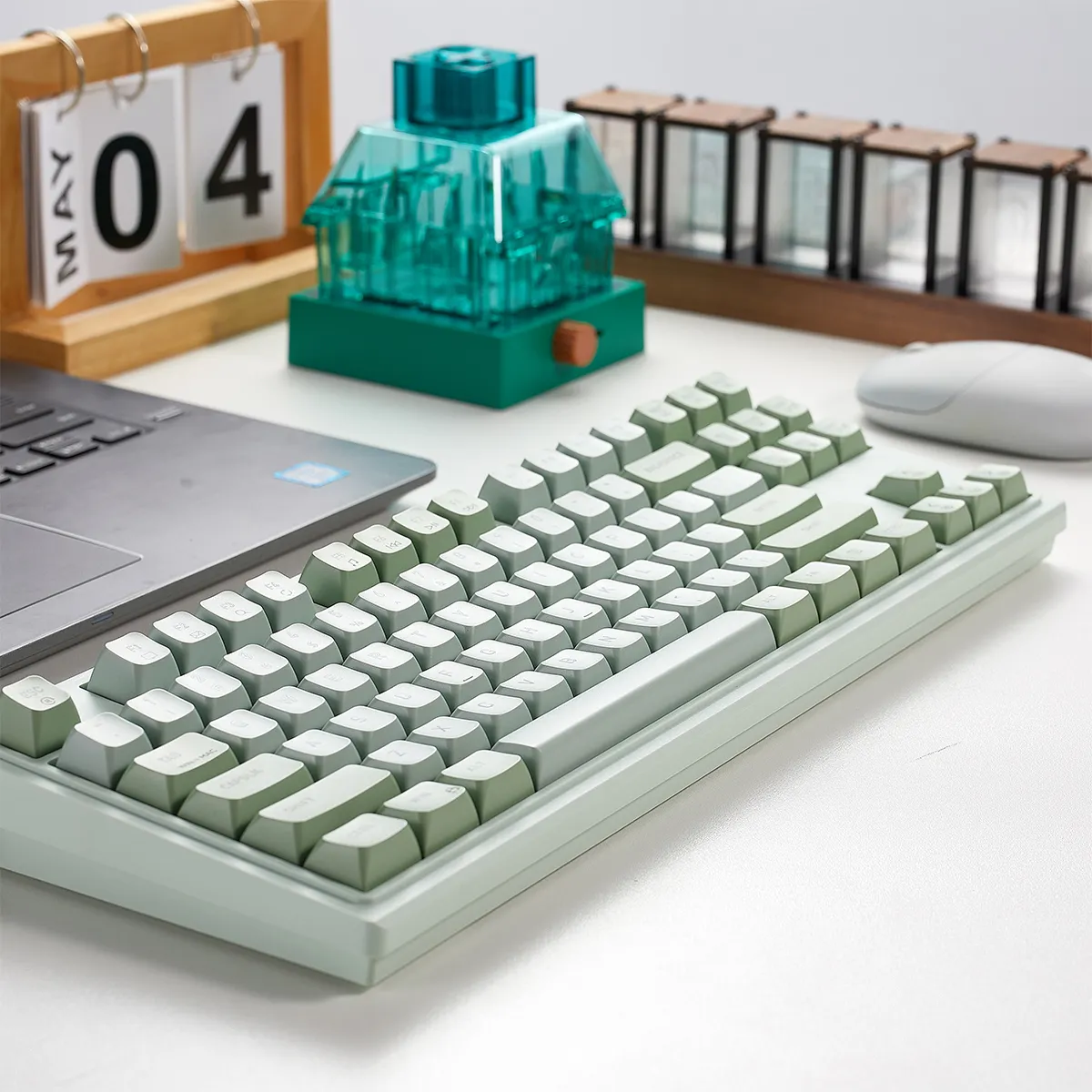 OEM benutzer definierte kabel gebundene Tastatur 75% 83 Tasten RGB Hot Swap able profession elle lila mechanische Gaming-Tastatur