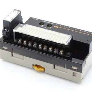 Pengontrol Pemrograman PLC Otomasi Industri Gudang CRT1-ID16 Baru Asli Siap Pakai - Product Image 1