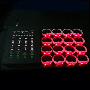 กำไลข้อมือ LED แบบกำหนดเอง ควบคุมด้วยรีโมท DMX วัสดุพลาสติก RGB ควบคุมด้วยเสียงเพลง เป็นมิตรกับสิ่งแวดล้อม ของขวัญส่งเสริมการขาย - Product Image 1