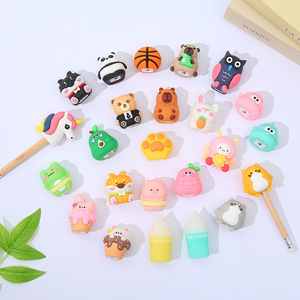 Taille-crayon <span class=keywords><strong>mécanique</strong></span> de style dessin animé, mignon, résistant aux chutes, petit et portable pour étudiants, avec embout de crayon 3D en forme d'animal mignon - Product Image 1