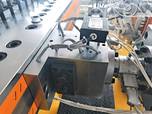 PP <span class=keywords><strong>HDPE</strong></span> 플라스틱 보드 기계 및 플라스틱 시트 압출 장비, TPE 자동차 발 매트 시트 생산 라인 - Product Image 4