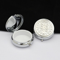 Boîte à souvenirs catholique de 5 cm, étuis à chapelets avec miroir pour cadeaux de Sainte Communion, boîte de rangement en fer pour bijoux religieux