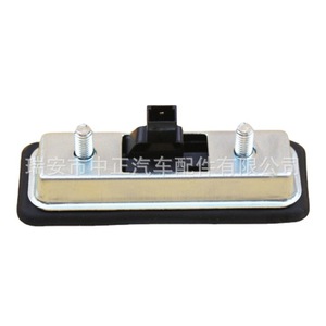สวิตช์ฝากระโปรงท้ายรถโฟล์คสวาเกน รุ่น 1ZD827574 อะไหล่ทดแทนสำหรับเซ็นเซอร์ฝาท้ายรถสโกด้า ปี 04-13 - Product Image 1