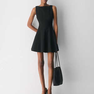 Jupe courte plissée trapèze noire sans manches cintrée à la taille de qualité supérieure pour femme, idéale pour les soirées et le quotidien - Product Image 3