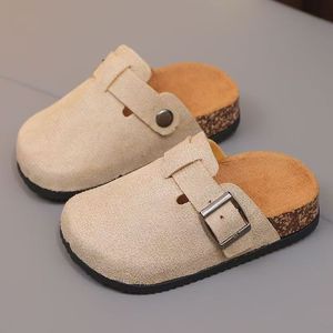 Chaussures décontractées élégantes pour garçons adolescents avec sangle à boucle, sabots pour enfants, pantoufles pour enfants - Product Image 5