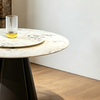 Moderner Runder Esstisch aus Kunststein mit Drehplatte, Kohlenstoffstahl-Standfuß, Luxuriöser Marmor-Look für Restaurants