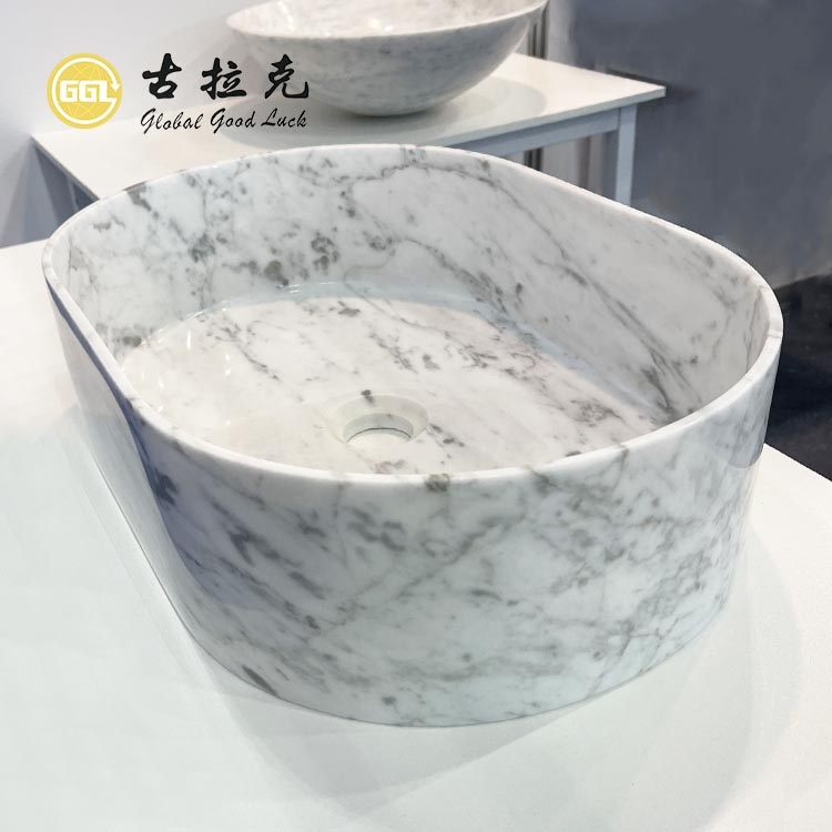 Oval blanco de Carrara