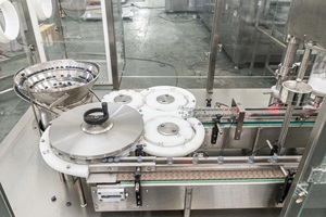 Pour la ligne de l'industrie de la santé rinçant l'usine d'emballage Ivf et scellant la machine de remplissage liquide à double buse - Product Image 6