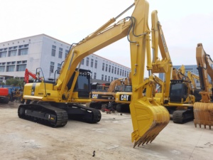 Excavatrice sur chenilles Komatsu PC220 d'occasion du Japon, série PC220-7 PC220-8, 22 tonnes, faible nombre d'heures de travail, à vendre - Product Image 2